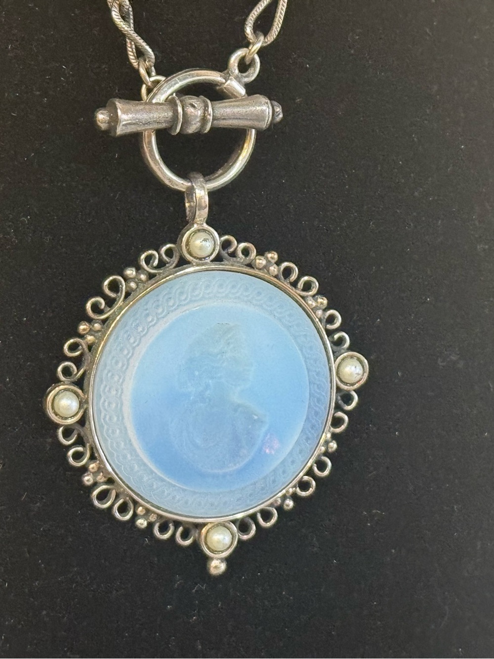 Vintage Beveled Acrylic Colonial Lady Cameo Pendant Filigree Silver Tone w/Chain